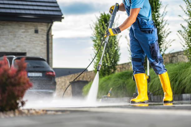 Best Spring Cleaning  in Helmetta, NJ